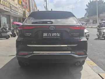 2022 Toyota Harrier с пробегом 39 200 км