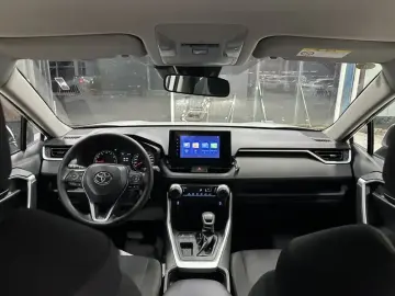 2022 Toyota RAV4 с пробегом 11 000 км