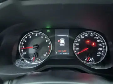 2022 Toyota RAV4 с пробегом 11 000 км
