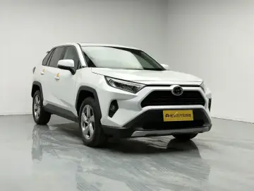 2021 Toyota RAV4 с пробегом 49 800 км
