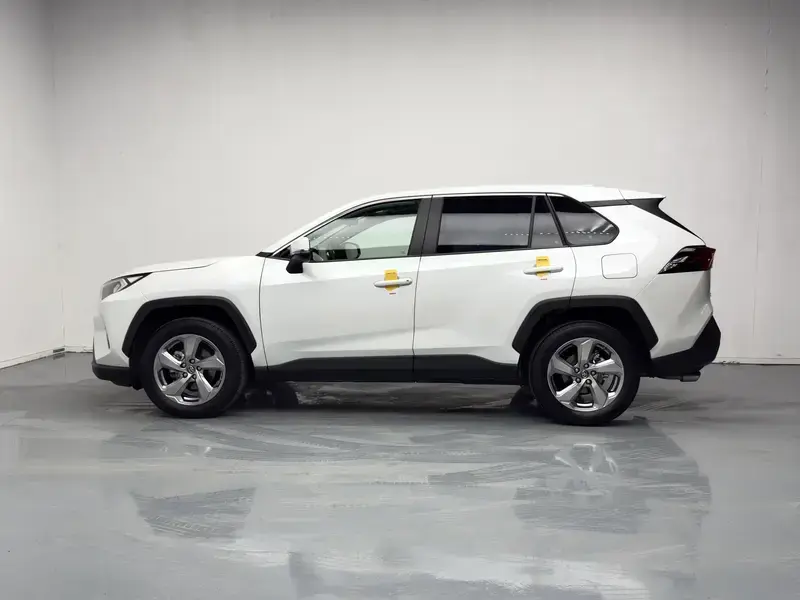 2021 Toyota RAV4 с пробегом 49 800 км