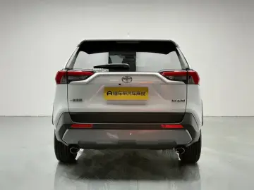 2021 Toyota RAV4 с пробегом 49 800 км