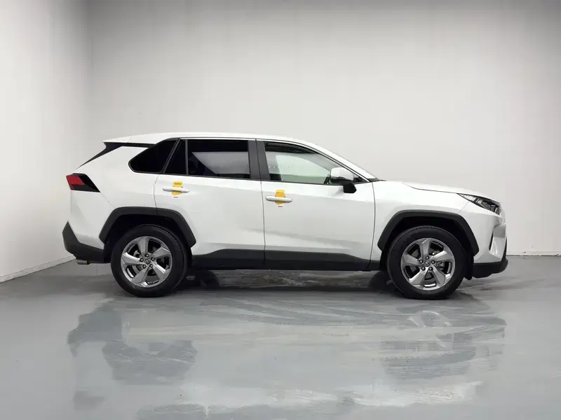 2021 Toyota RAV4 с пробегом 49 800 км