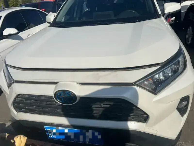 2020 Toyota RAV4 с пробегом 61 000 км