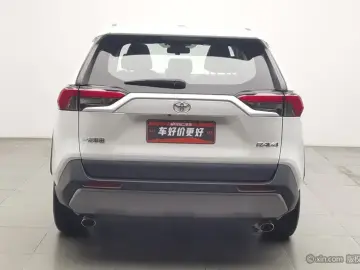 2021 Toyota RAV4 с пробегом 35 800 км