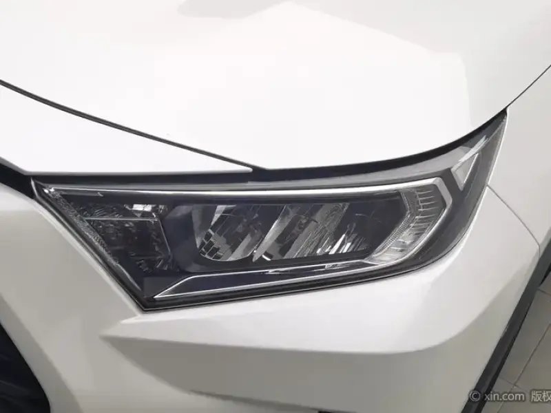 2021 Toyota RAV4 с пробегом 35 800 км