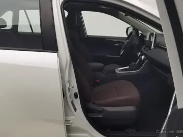 2021 Toyota RAV4 с пробегом 35 800 км