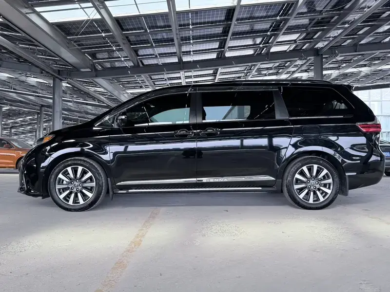 2020 Toyota Sienna с пробегом 84 000 км