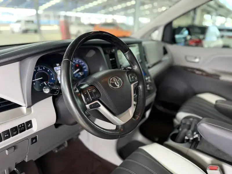 2020 Toyota Sienna с пробегом 84 000 км