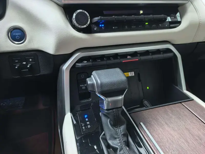 2022 Toyota Tundra с пробегом 57 000 км