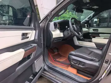 2022 Toyota Tundra с пробегом 57 000 км