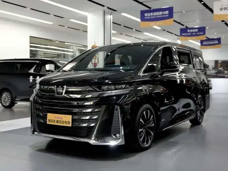 2023 Toyota Vellfire с пробегом 11 000 км