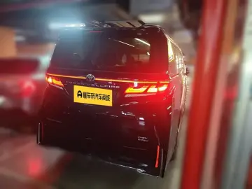 2023 Toyota Vellfire с пробегом 41 000 км