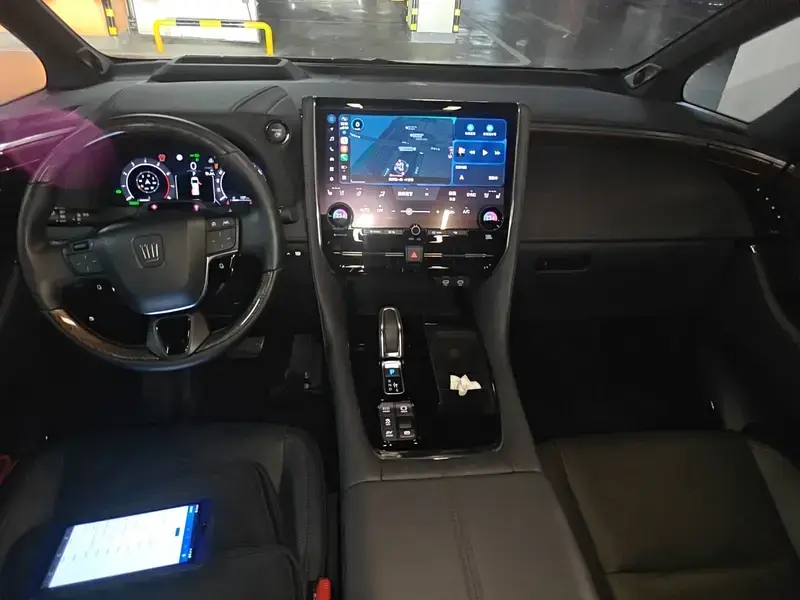 2023 Toyota Vellfire с пробегом 41 000 км