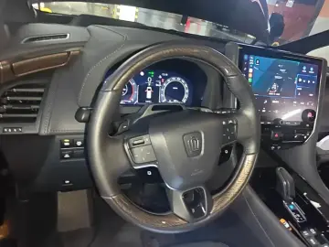 2023 Toyota Vellfire с пробегом 41 000 км