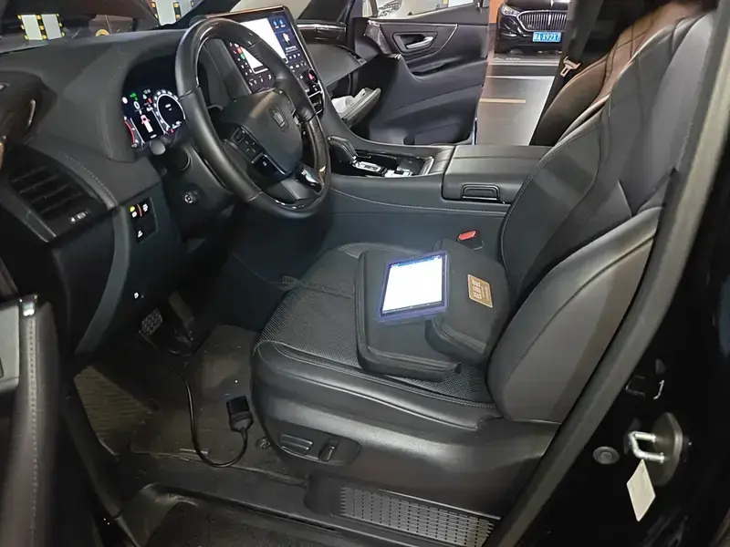 2023 Toyota Vellfire с пробегом 41 000 км