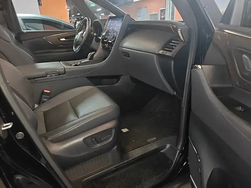 2023 Toyota Vellfire с пробегом 41 000 км