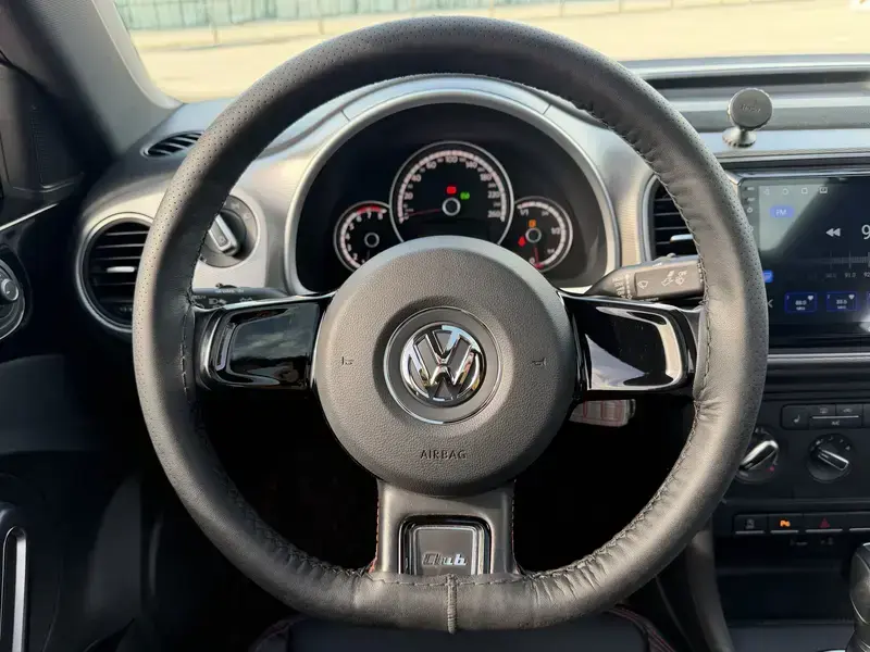2016 Volkswagen Beetle с пробегом 104 000 км