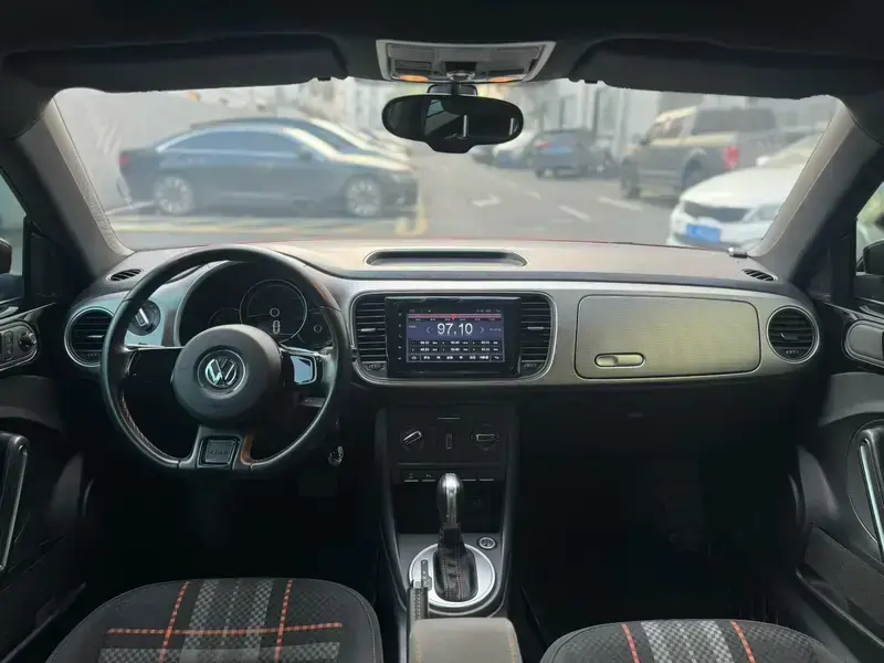 2016 Volkswagen Beetle с пробегом 45 000 км