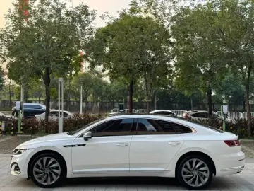 2024 Volkswagen Passat CC с пробегом 33 000 км