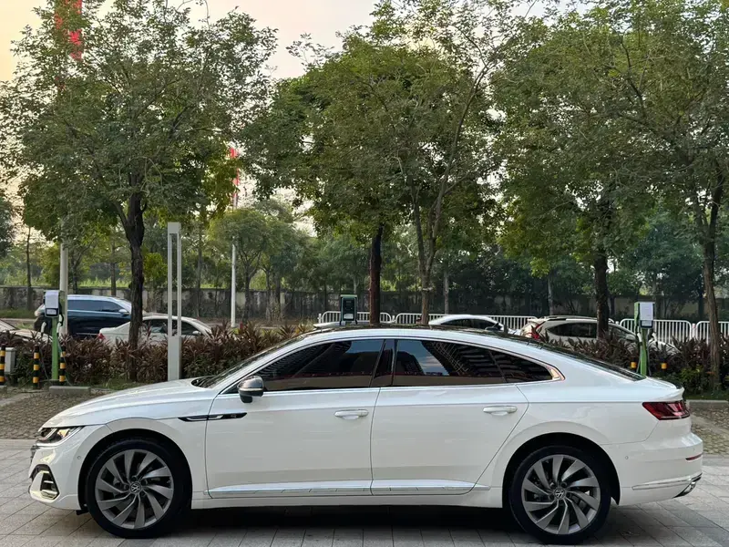 2024 Volkswagen Passat CC с пробегом 33 000 км