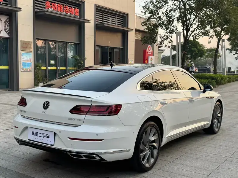 2024 Volkswagen Passat CC с пробегом 33 000 км