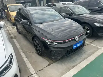 2026 Volkswagen Golf GTI с пробегом 5 000 км