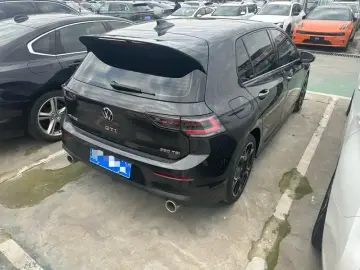 2026 Volkswagen Golf GTI с пробегом 5 000 км