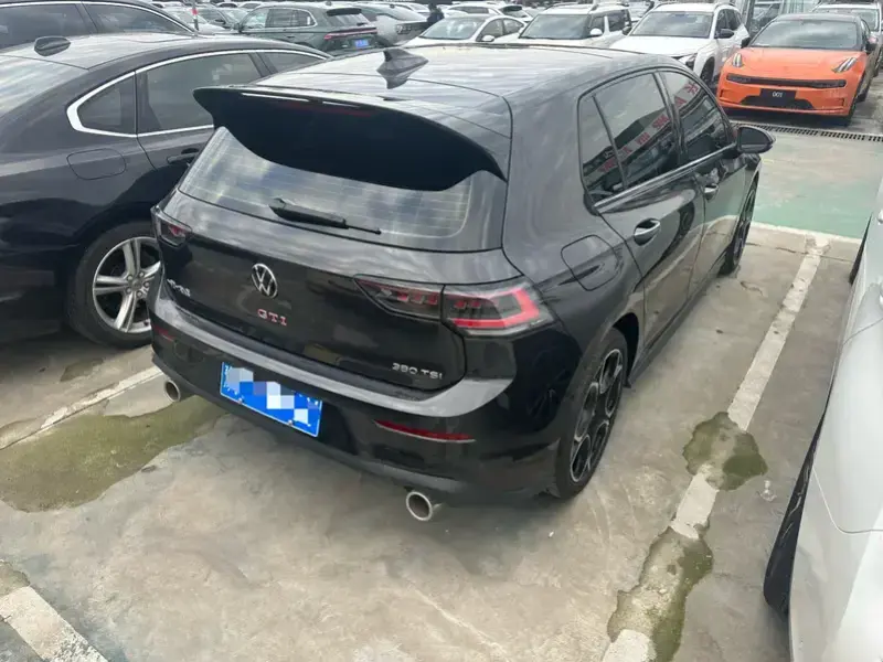 2026 Volkswagen Golf GTI с пробегом 5 000 км