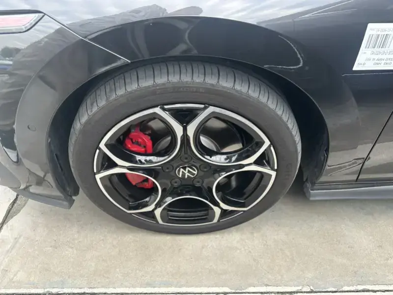 2026 Volkswagen Golf GTI с пробегом 5 000 км