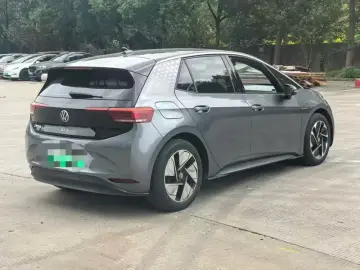 2023 Volkswagen ID.3 с пробегом 49 000 км