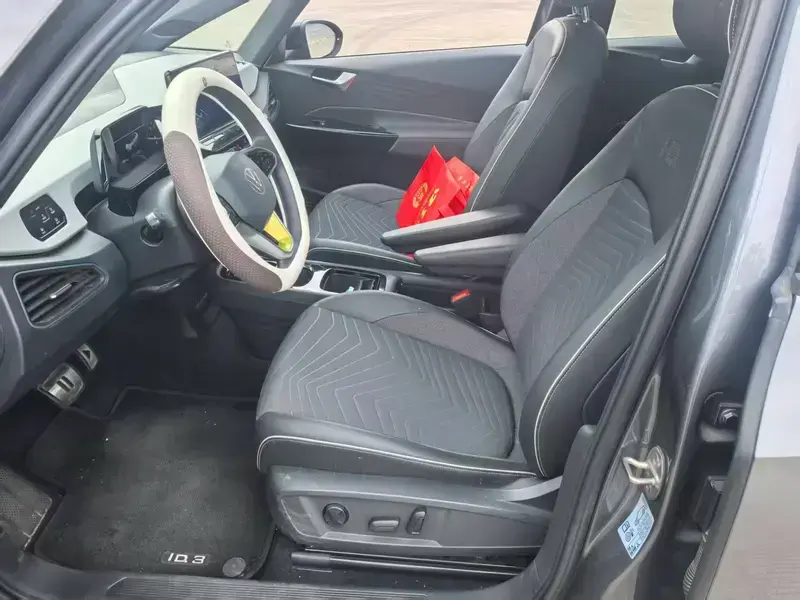2023 Volkswagen ID.3 с пробегом 49 000 км