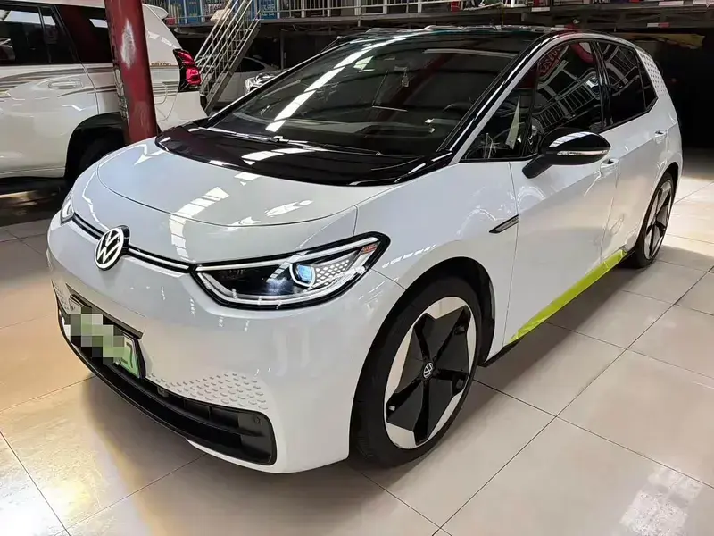 2023 Volkswagen ID.3 с пробегом 40 000 км
