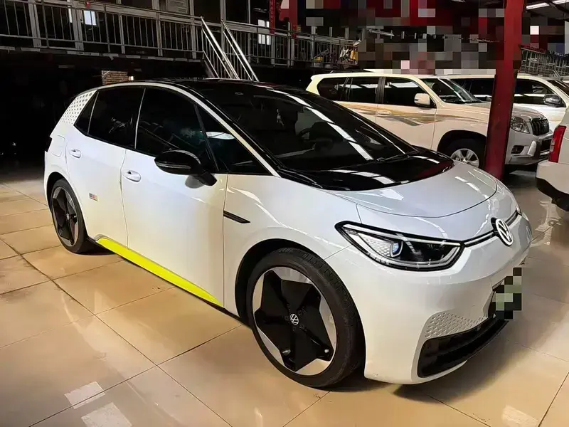 2023 Volkswagen ID.3 с пробегом 40 000 км