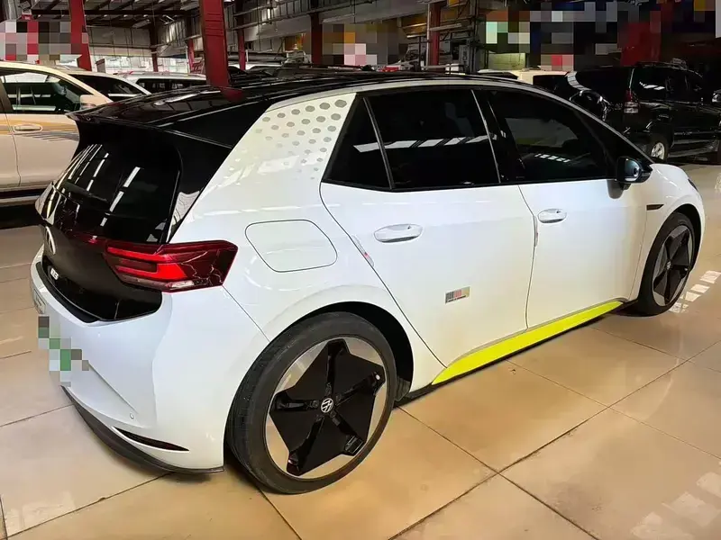 2023 Volkswagen ID.3 с пробегом 40 000 км