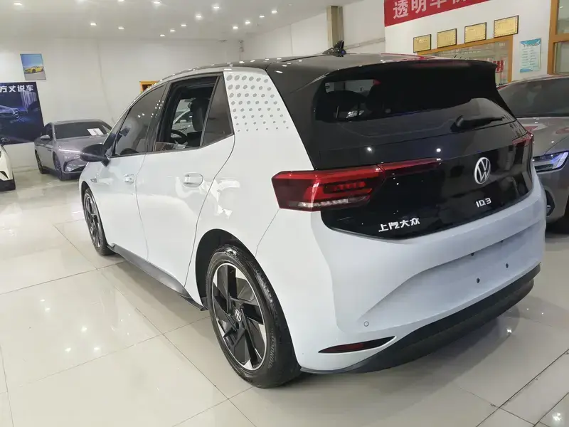 2023 Volkswagen ID.3 с пробегом 53 000 км