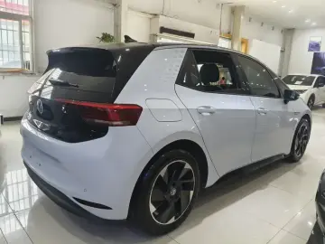 2023 Volkswagen ID.3 с пробегом 53 000 км
