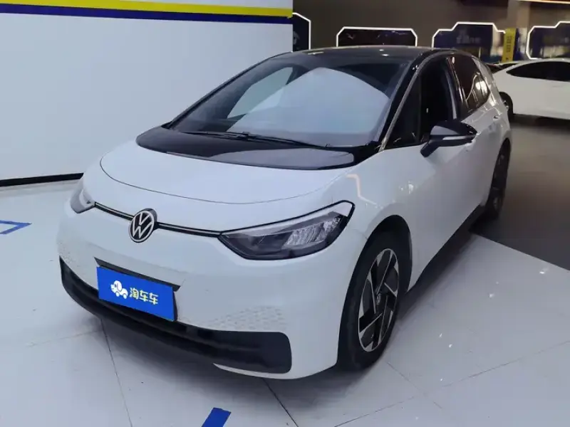 2024 Volkswagen ID.3 с пробегом 42 000 км