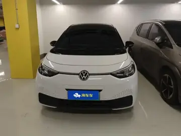 2024 Volkswagen ID.3 с пробегом 42 000 км