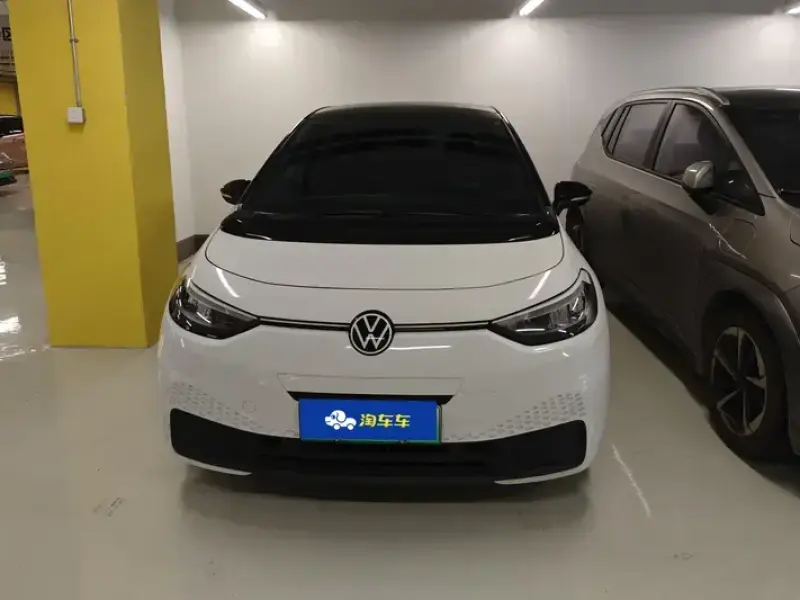 2024 Volkswagen ID.3 с пробегом 42 000 км