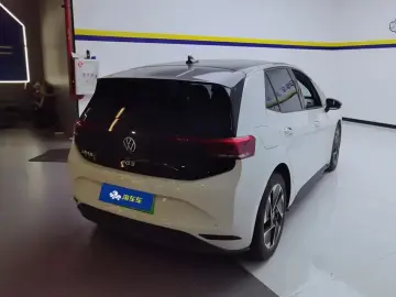 2024 Volkswagen ID.3 с пробегом 42 000 км