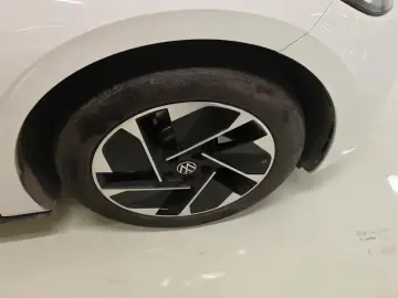 2024 Volkswagen ID.3 с пробегом 42 000 км