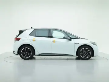 2023 Volkswagen ID.3 с пробегом 113 400 км