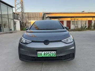 2023 Volkswagen ID.3 с пробегом 40 000 км