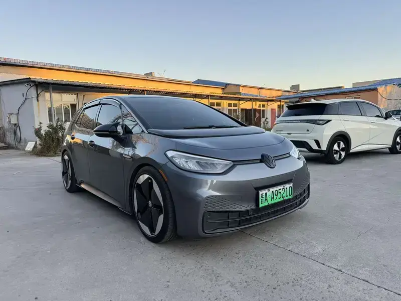 2023 Volkswagen ID.3 с пробегом 40 000 км