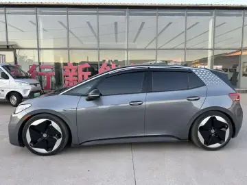 2023 Volkswagen ID.3 с пробегом 40 000 км