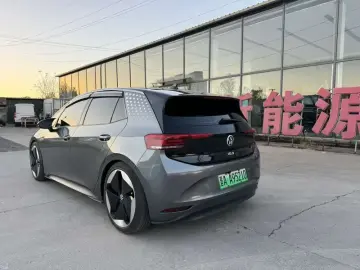2023 Volkswagen ID.3 с пробегом 40 000 км