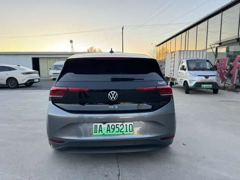 2023 Volkswagen ID.3 с пробегом 40 000 км