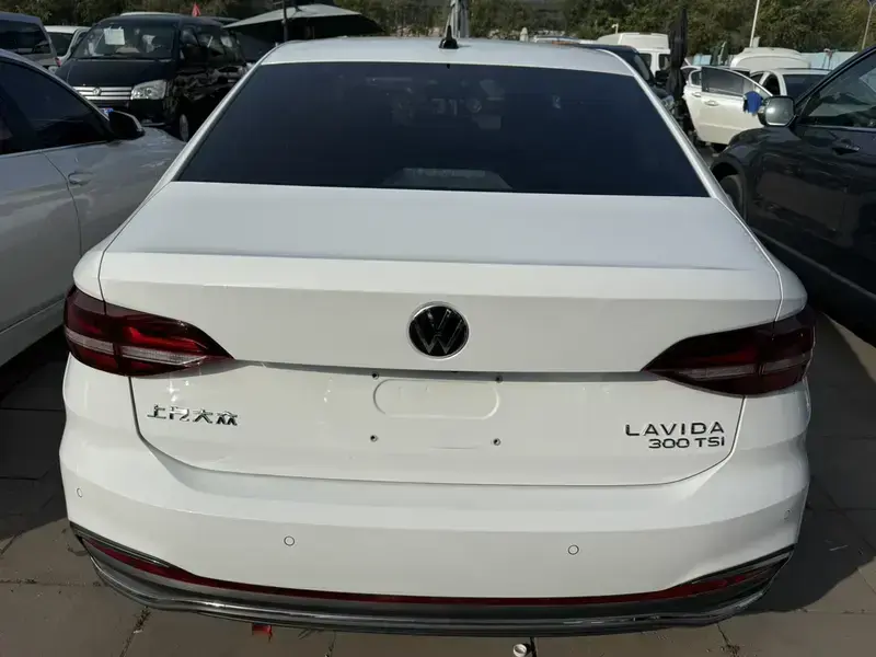 2023 Volkswagen Lavida с пробегом 39 000 км