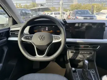 2023 Volkswagen Lavida с пробегом 39 000 км